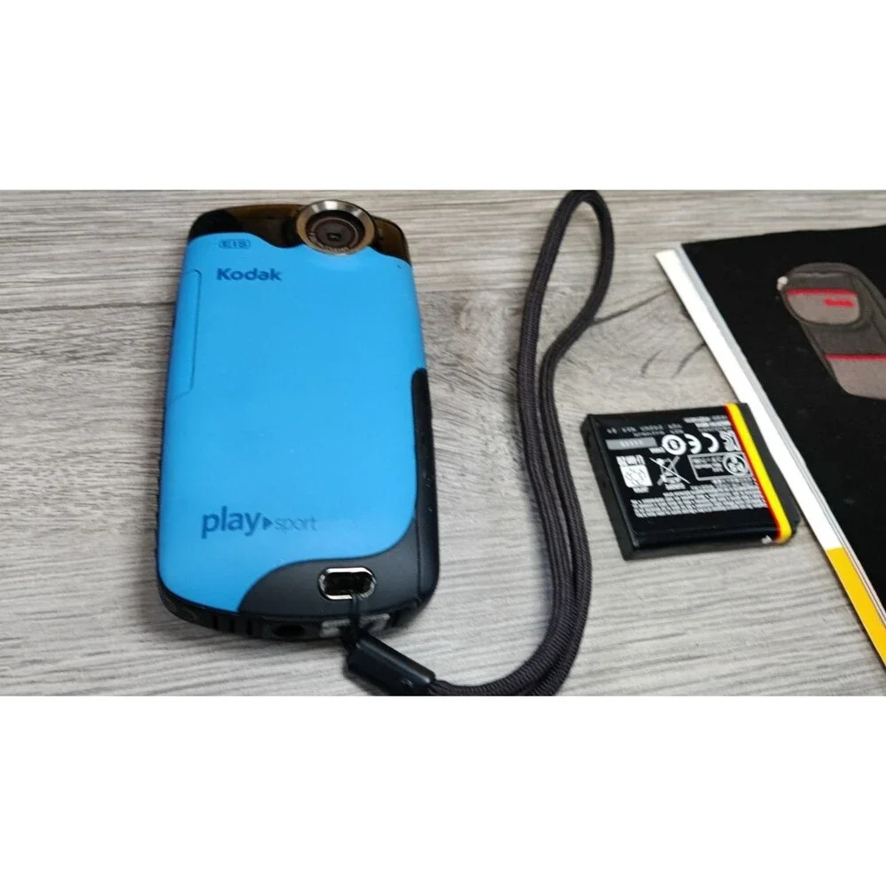 Kodak PlaySport (Zx3) HD Waterproof Pocket Video Camera (Blue)-No charger Untest